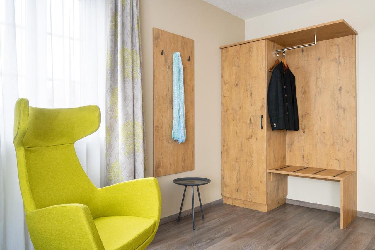 Hotel Neuwirt Hallbergmoos Bagian luar foto