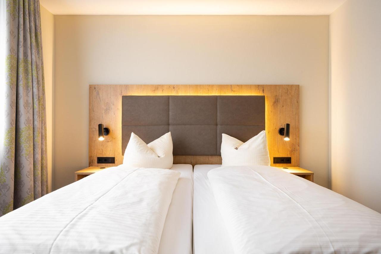 Hotel Neuwirt Hallbergmoos Bagian luar foto